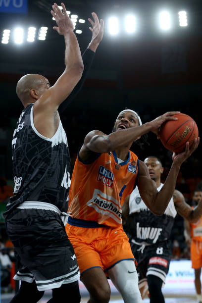 现在的总冠 现在的总冠