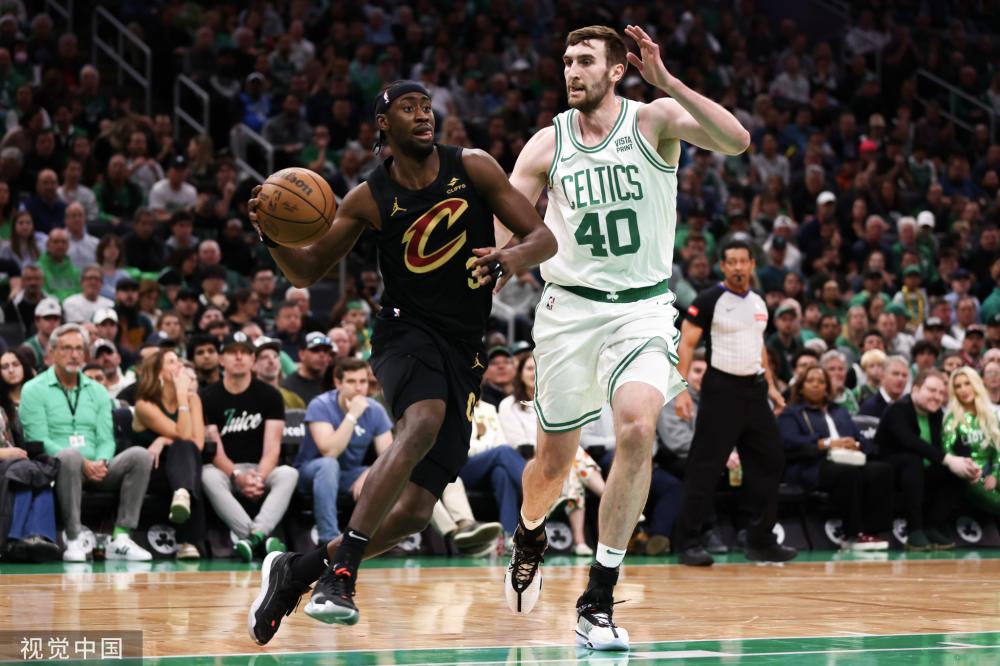 这表明她在 这表明她在